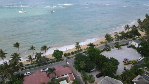 La Iglesia Villa | 3 Bedroom Beach Villa - Generator - Washer