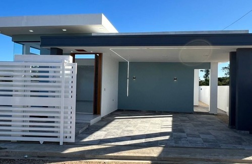 San Ignacio de Sabaneta Villa | 3-bedroom villa in marvelous Sabaneta with cool AC