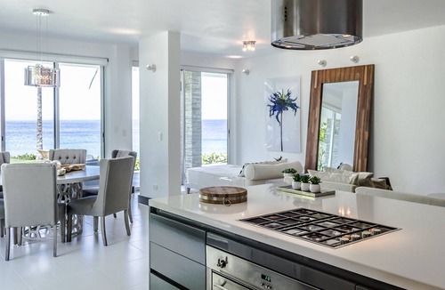 El Batey Apartment | 3BD groundfloor condo, pure beachfront, gym/pool/high-speed internet/cable TV