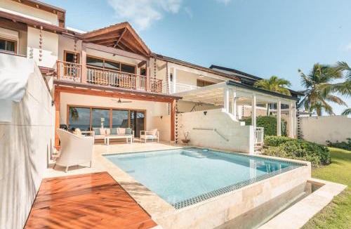 Sanchez Villa | 3br 6 Guests Ocean view private pool