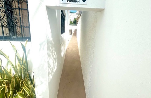 Barrio Acapulco Apartment | #4 cozy Queen bed apartment in charming Río San Juan with AC, WiFi, rooftop pool