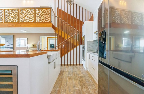 El Batey Apartment | 4BD guest-friendly beachfront penthouse, rooftop jacuzzi, sea views, near all!