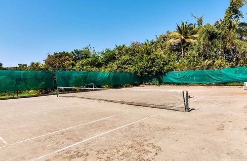 Urbanizacion Tavarez Villa | 4BD inexpensive guest-friendly villa with pool in central Sosua, low downpayment