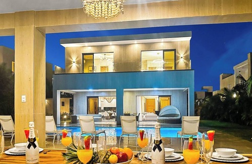 Punta Cana Villa | 5BR Beach Villa Dorado with private Pool BBQ andMaid