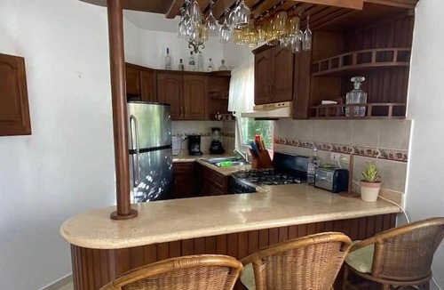 Urbanizacion Tavarez Villa | 6BD family-friendly complex near everything, private garden&pool, sports courts