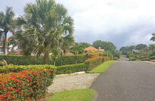 Urbanizacion Tavarez Villa | 7BD complex in Sosua's Hispaniola residence, pool/cable TV/Internet/AC/BBQ