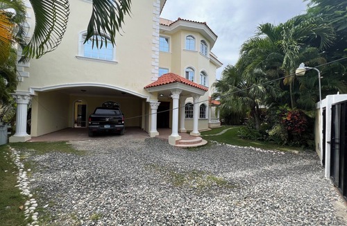 Villas Del Mar Villa | A beautiful property with enough space for you and yours