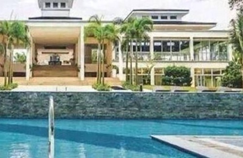 Santo Cristo House | Affordable 5-Star Condo in a 5-Star location