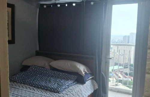 Muntinlupa Apartment | Alabang Staycation by East Bay Residence