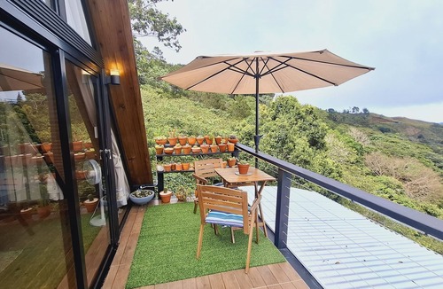 Santiago de los Caballeros Cabin | Alpinas Palo Alto - Cabaña El Amanecer - Romantic Getaway with Views & Fresh Air