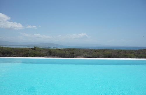 Azua Hotel | Altos de la Caobita