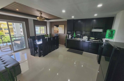 Tagaytay Apartment | Avana Hills Tagaytay Manor Paris Suites