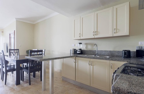 El Cortecito Condo | Beach Residency B2 200Mbps Pool Walk2Beach!