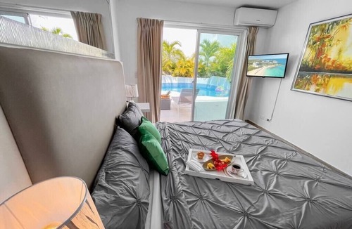 Punta Cana Villa | Beach Villa Amarilla with Jacuzzi and private Pool