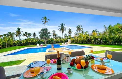 Punta Cana Villa | Beach Villa Luna with Pool and Jacuzzi, BBQ and Maid