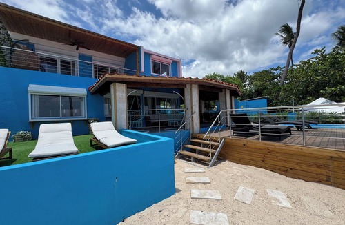Guayacanes House | Beachfront 4 bedroom house in charming Guayacanes Juan Dolio with Jacuzzi and AC