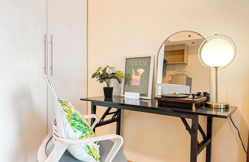 Bonifacio Global City Condo | Best Staycation in BGC Central #aatft13j