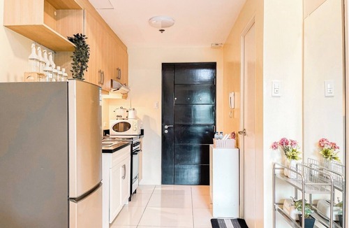 Bonifacio Global City Condo | Best Staycation in BGC Central #aatft13j