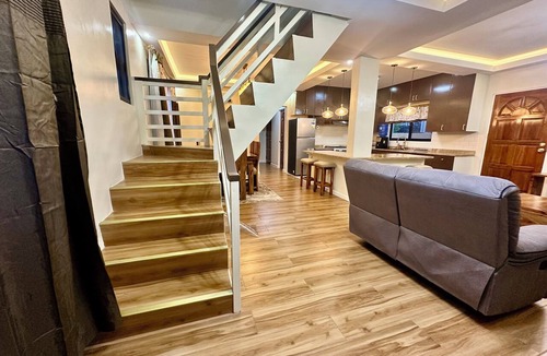 Dasmarinas House | BethShalom Guest House by Jeff and Malou, 4 Bedrooms and 2 Bathrooms