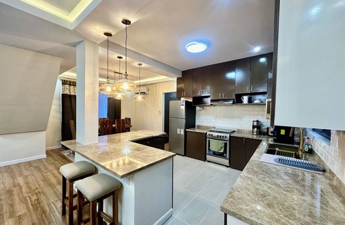 Dasmarinas House | BethShalom Guest House by Jeff and Malou, 4 Bedrooms and 2 Bathrooms