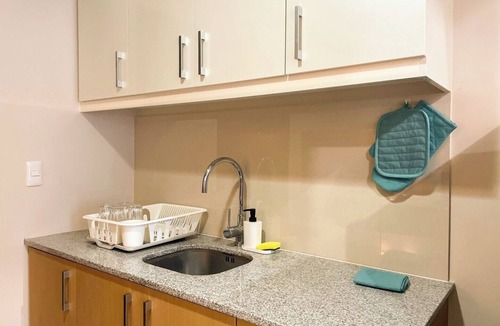 Bonifacio Global City Condo | BGC Condo Facing Mitsukoshi Mall #upt122g