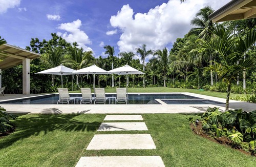 Los Lagos Villa | Brand New 6 Bedroom Villa w/Chef included! Steps from the Beach!