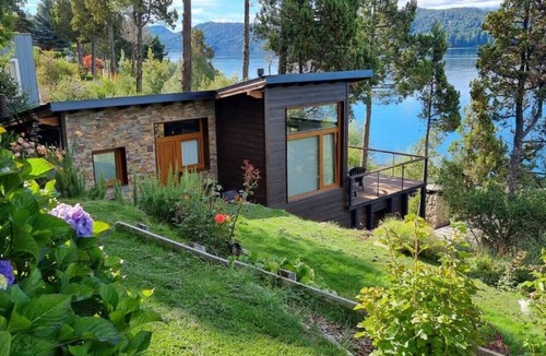 San Carlos de Bariloche Cottage | Cálida cabaña a orillas del lago con hidromasaje