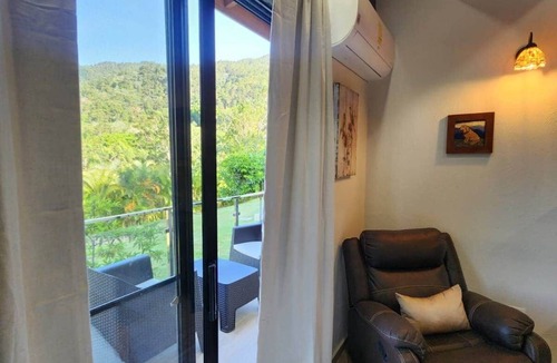 La Vega Province House | Canary Suite - Brisal Mountain Retreat
