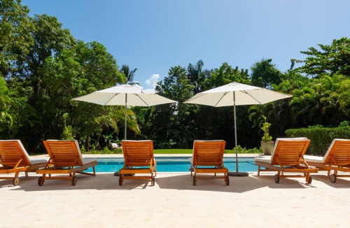 Los Lagos Villa | Casa Colibrí by Luxe Haus™ - Butlered Villa, Staff, Pool, Jacuzzi, Golf Carts