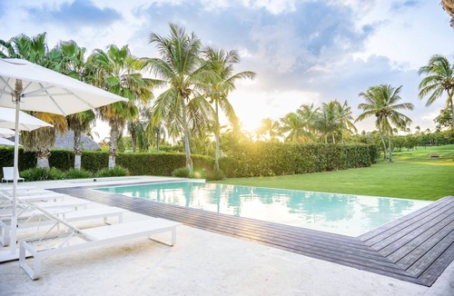 Los Naranjos Villa | Casa Luna Llena by Luxe Haus™ – Butlered Villa, Staff, Pool, Jacuzzi, Golf Carts