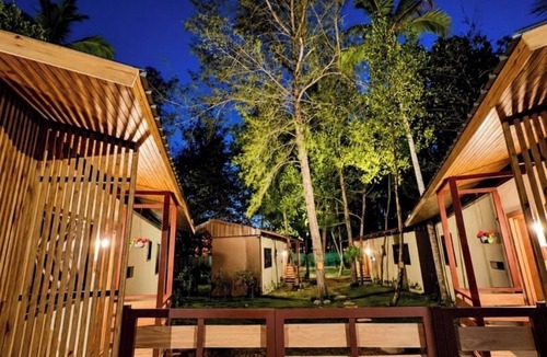 Portillo House | CasaMara #1, tropical bungalow in Private Residential area walkable to the beach