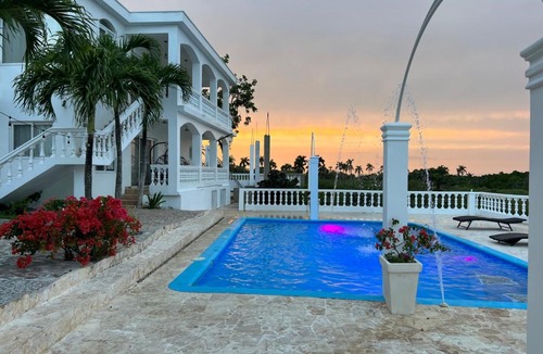 Cabrera Hotel | Casita #1 2 Bedroom, 2 Bathroom Apartment at Casablanca
