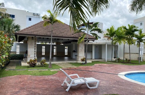 Llanos de Gurabo I House | Central and comfortable By Tecasa