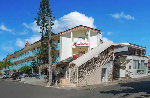 El Batey Apartment | Central & Secure: Pool Fast WiFi Private Hotel amenities.