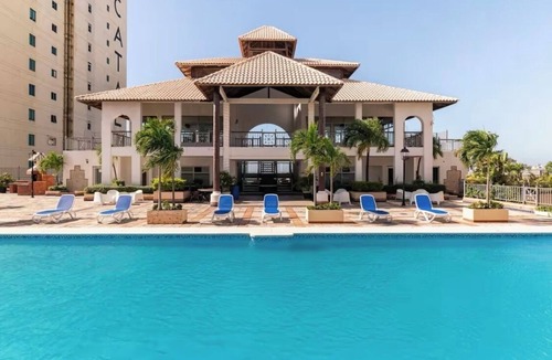San Geronimo Apartment | Centrally located apartment in front of the sea