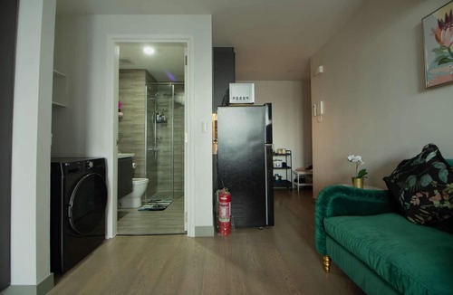 Downtown Apartment | Century Spire Condominium