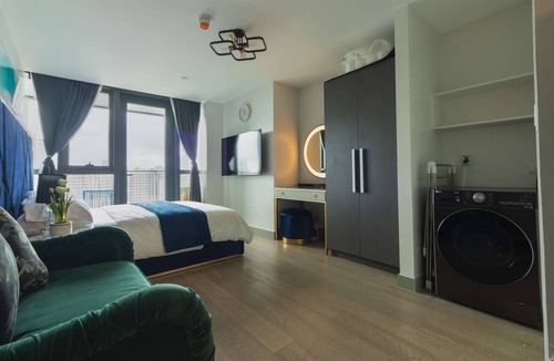 Downtown Apartment | Century Spire Condominium
