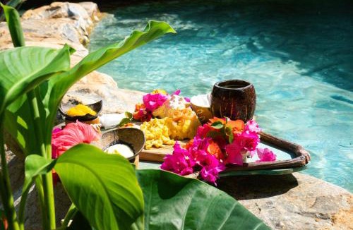 Las Galeras Bed & Breakfast | CHALET TROPICAL Hotel & Pool Bar Restaurant