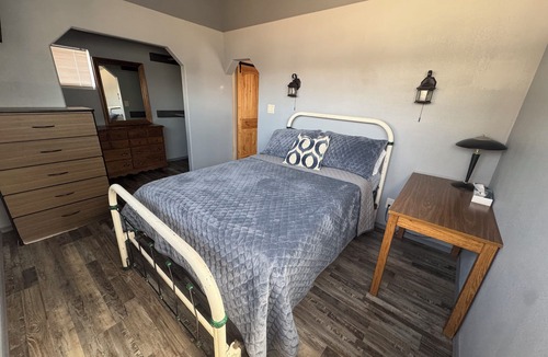 Pendleton Cottage | Charming 1-bedroom cottage with WiFi and AC in delightful Pendleton