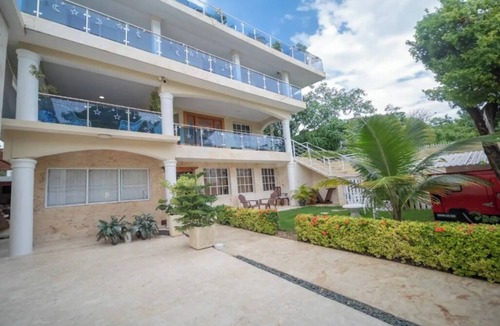 El Batey Apartment | Charming 1B Apt Walk to the Beaches & Main Street