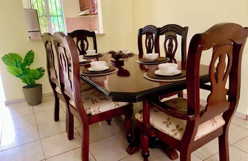 Barrio La Fortaleza Vieja House | Charming 4 bedroom country house with AC, WiFi in wonderful Samaná. Visit Us!