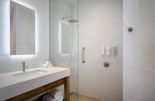 La Romana Hotel | Charming Seaside Room w/Ocean Views – Pool, Beach Access & Free Parking