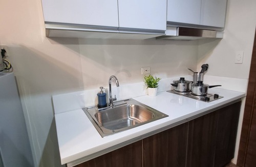 Legazpi Village House | Clean, Comfy and Convenient condo in Makati