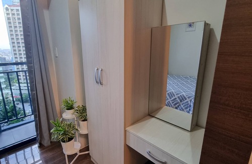 Legazpi Village House | Clean, Comfy and Convenient condo in Makati