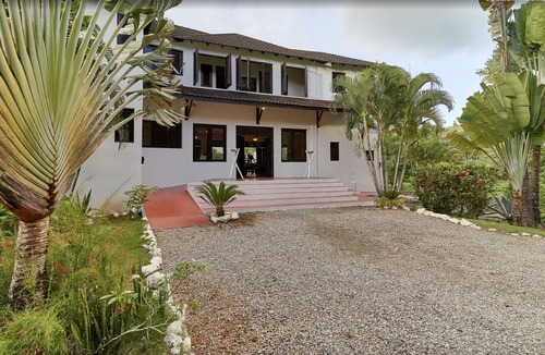Las Galeras Villa | COLONIAL STYLE BEACHFRONT VILLA 4-10 People