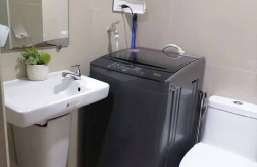 Barangay 76 Condo | Comfy 1-bedroom condo in Mall of Asia Area
