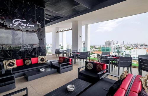 Sarasota Apartment | Comfy Apt, Rooftop Lounge, Pool