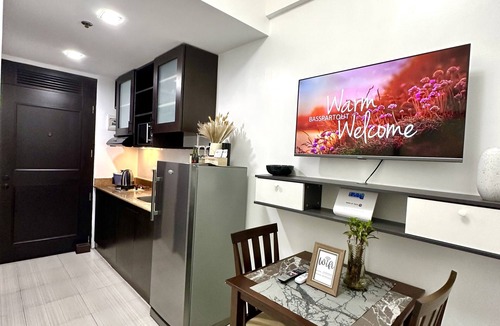 Don Bosco Condo | Comfy Condo with Balcony for A great Stay. Paranaque near Airport