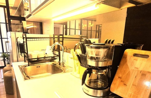 San Antonio Condo | Condo in Makati, Fast Wi Fi + Netflix, Magnificent view of Makati Skyline