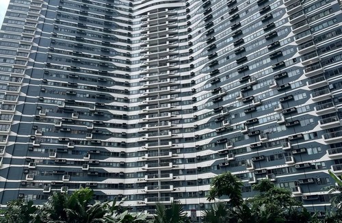 San Antonio Condo | Condo in Makati, Fast Wi Fi + Netflix, Magnificent view of Makati Skyline